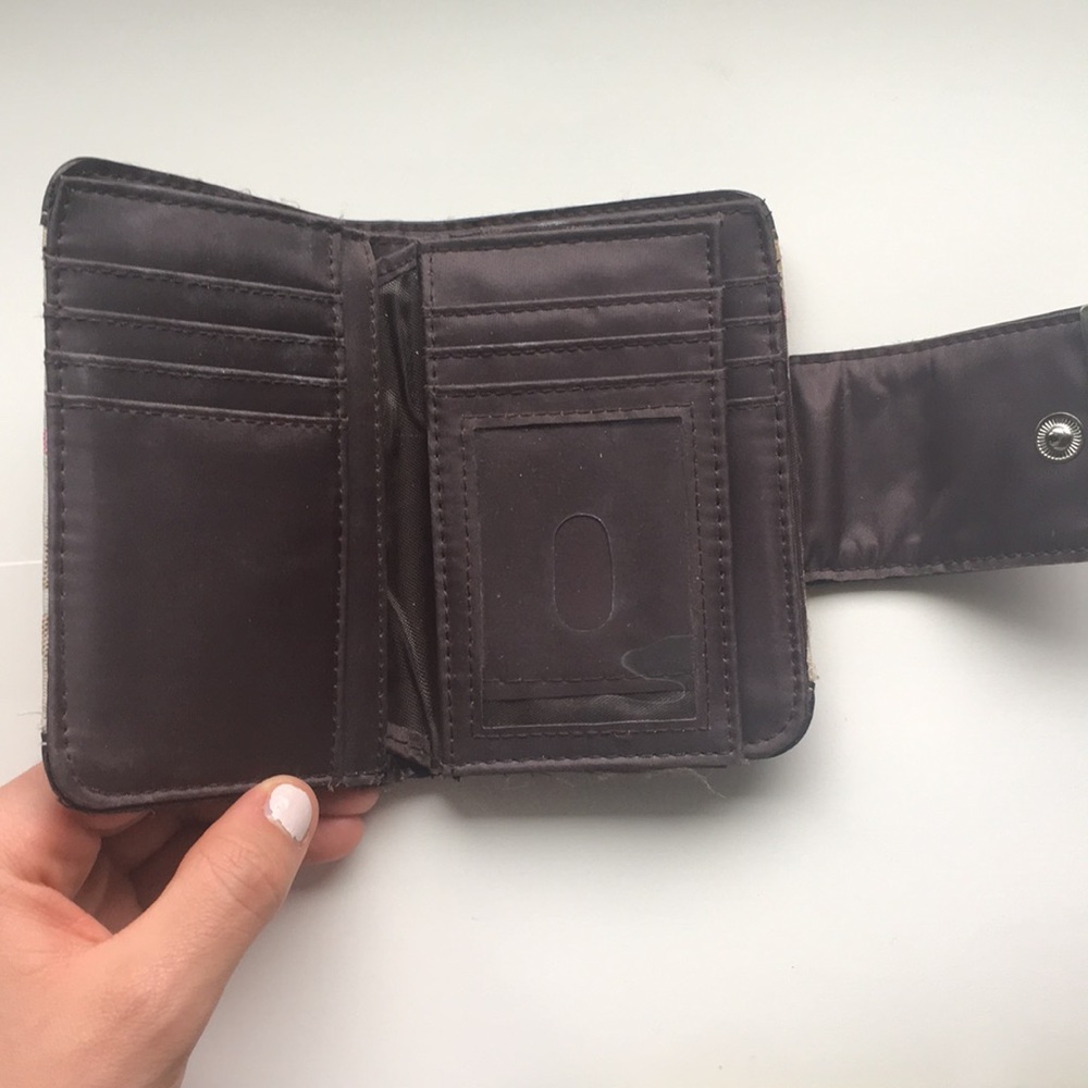 Small Sized Wallet - Picture 4 of 5